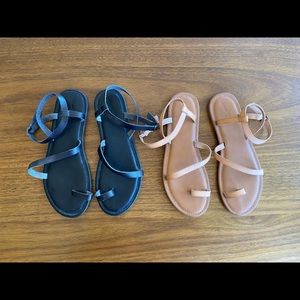 Target Universal Thread Strappy sandals tan and black size 8 1/2 8.5 lot of two